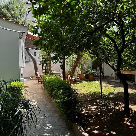 Antonis's Garden House * Athens